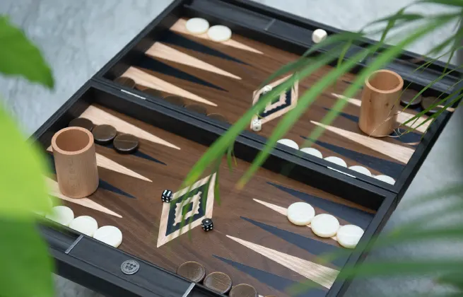Holzspiele, Schach & Backgammon